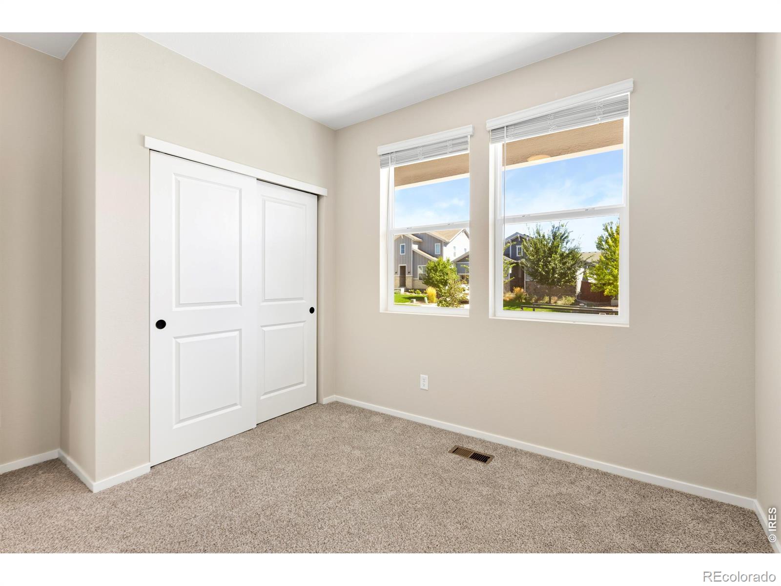 MLS Image #14 for 2102  setting sun drive,windsor, Colorado