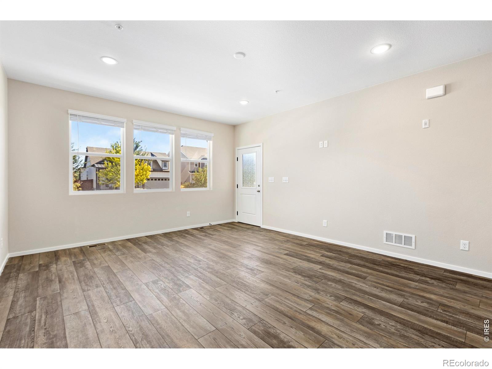 MLS Image #4 for 2102  setting sun drive,windsor, Colorado