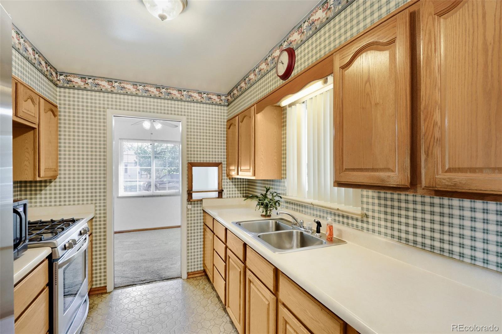MLS Image #12 for 1051  macon street,aurora, Colorado