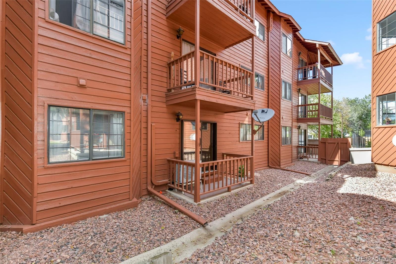 MLS Image #3 for 2430  palmer park boulevard d1,colorado springs, Colorado