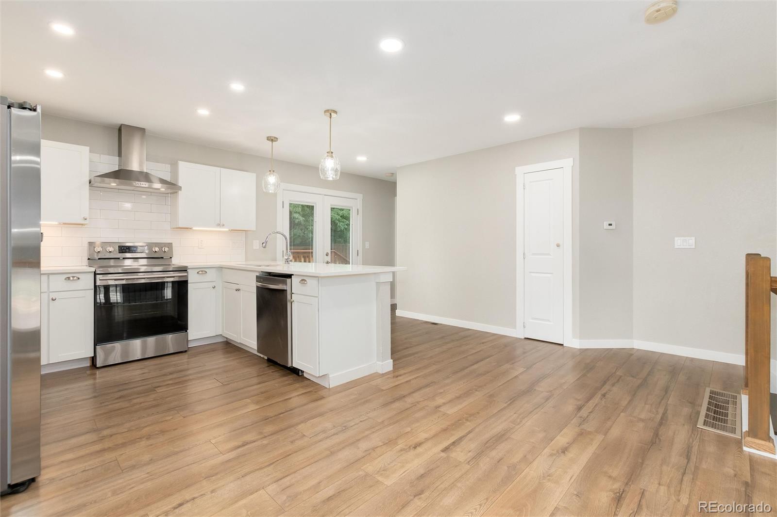 MLS Image #10 for 9860 w chenango avenue,denver, Colorado