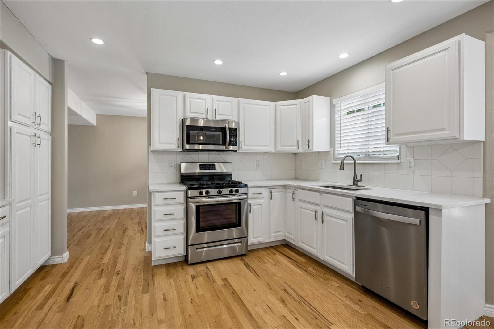 MLS Image #3 for 2038  falcon drive,longmont, Colorado