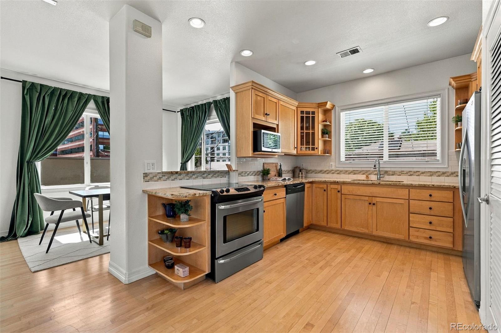 MLS Image #6 for 257 s jackson street c,denver, Colorado