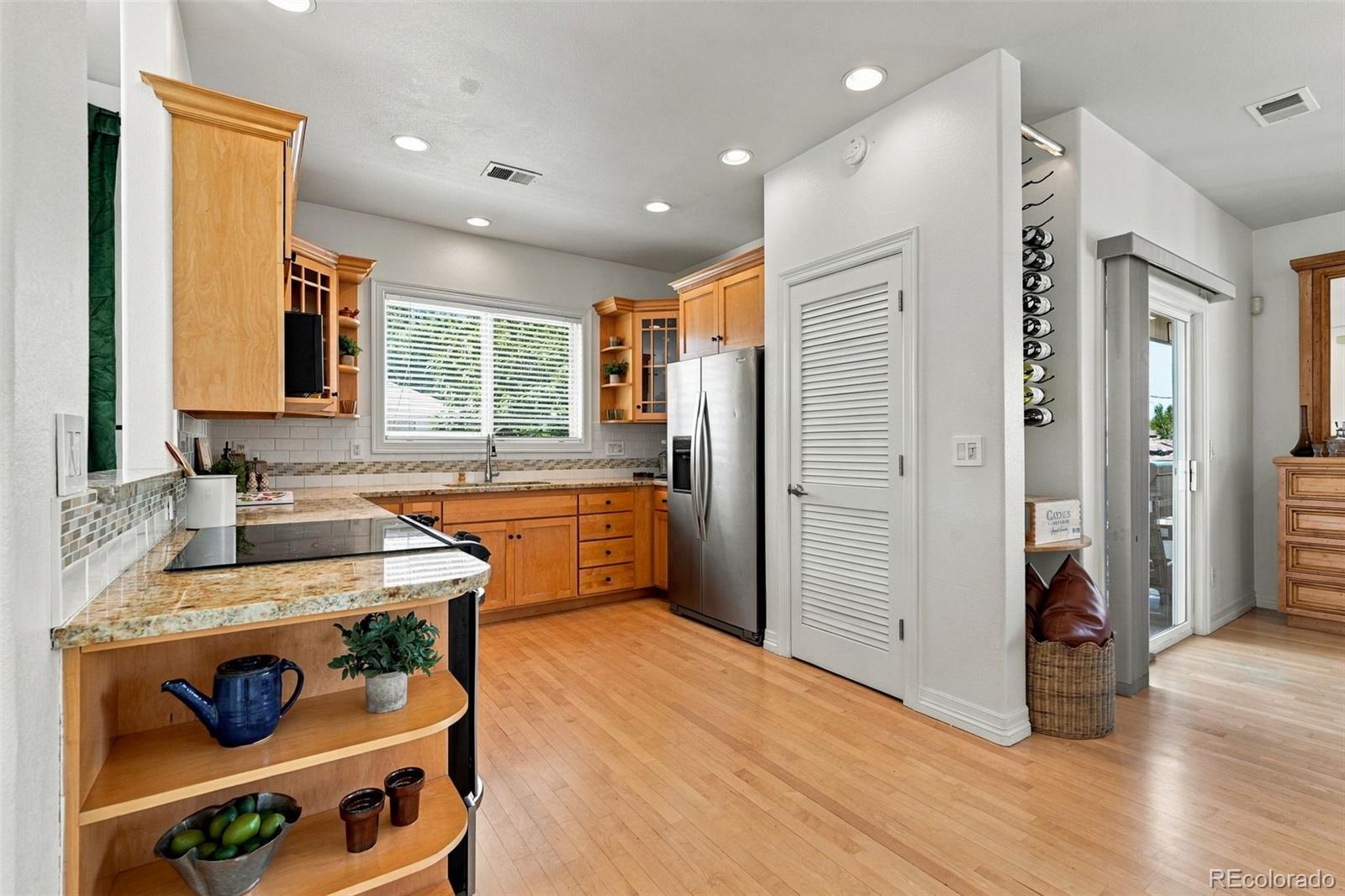 MLS Image #8 for 257 s jackson street c,denver, Colorado