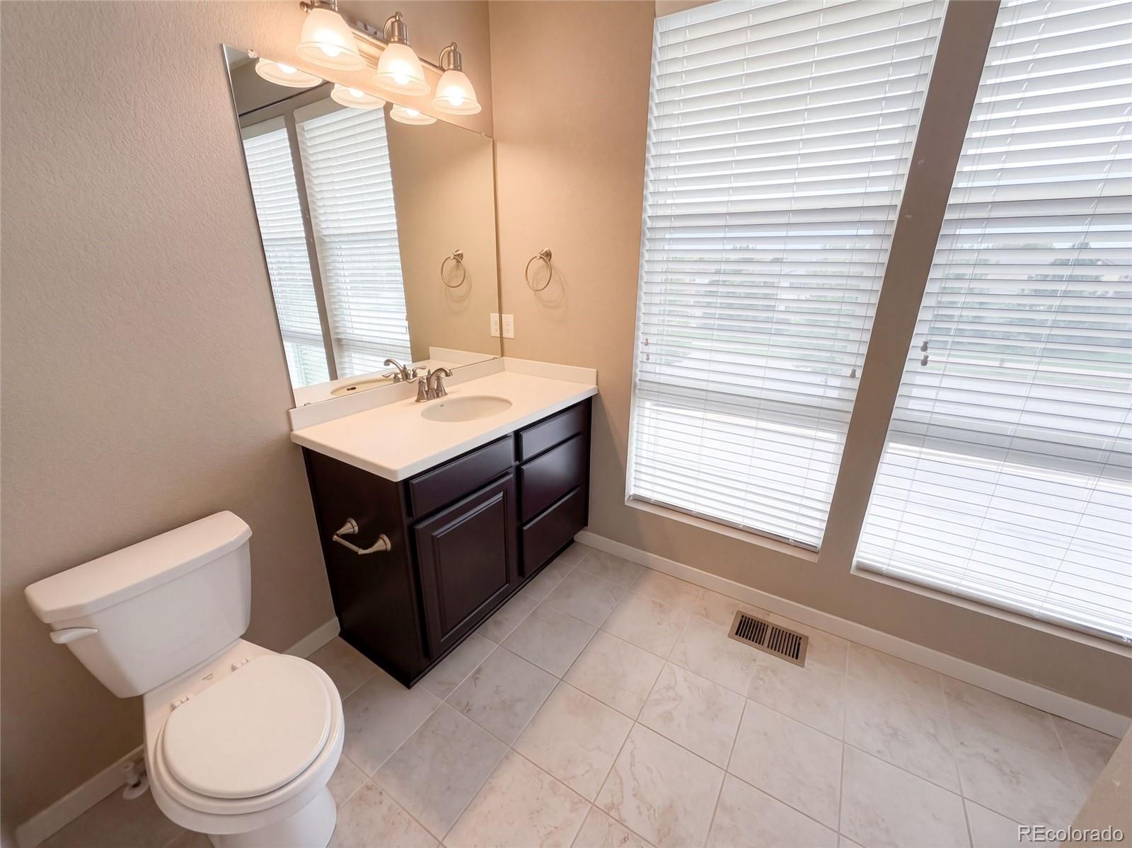 MLS Image #13 for 15738 e broncos place,centennial, Colorado