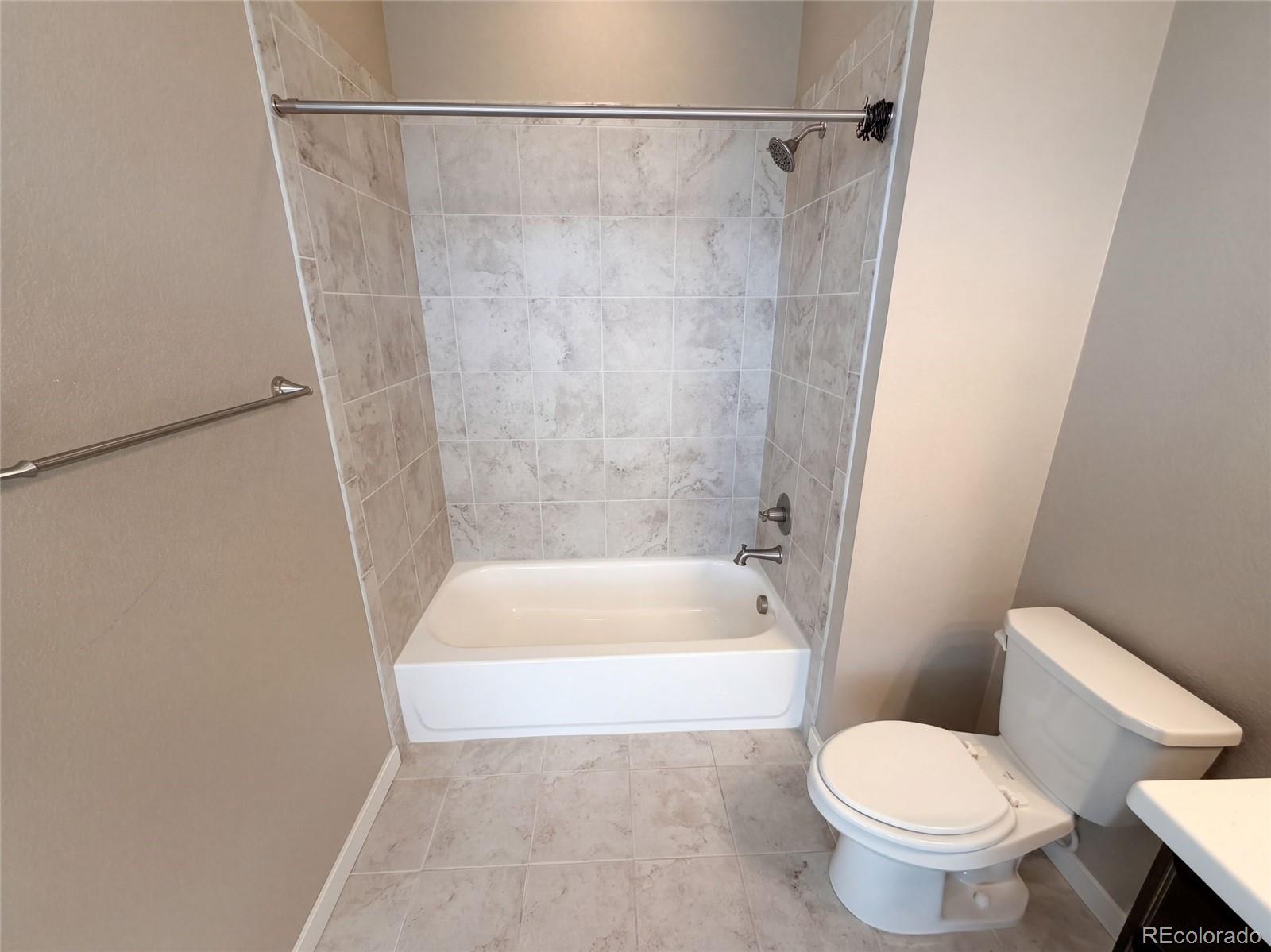 MLS Image #14 for 15738 e broncos place,centennial, Colorado