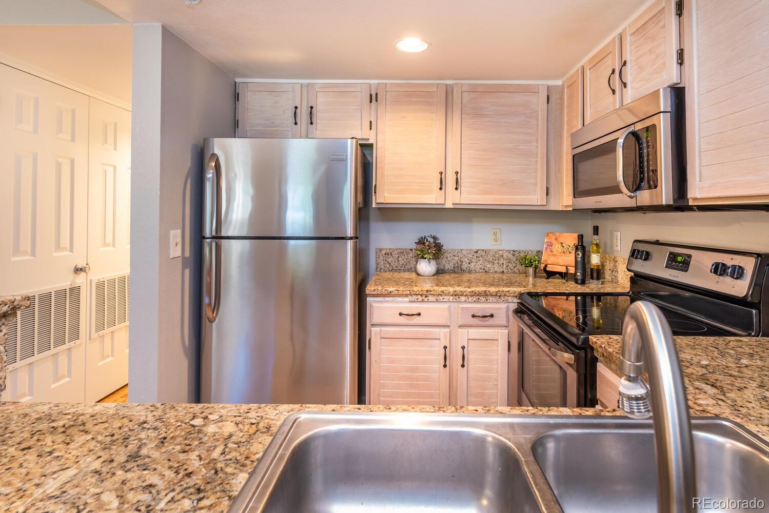 MLS Image #16 for 935  broadway ,boulder, Colorado