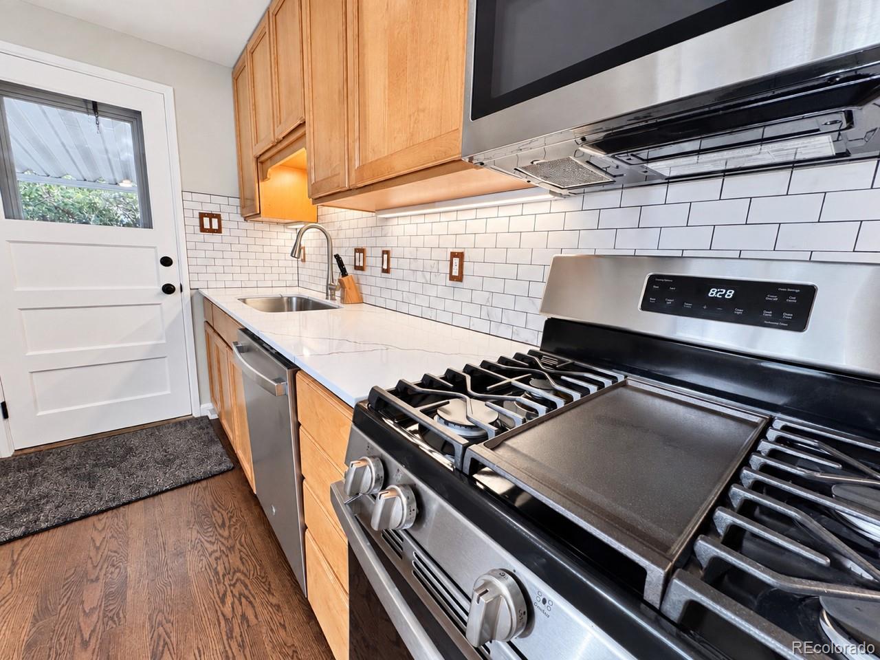 MLS Image #3 for 4055 s hazel court,englewood, Colorado