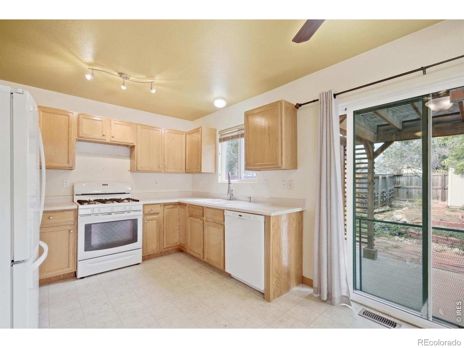 MLS Image #5 for 426  lilac avenue,eaton, Colorado