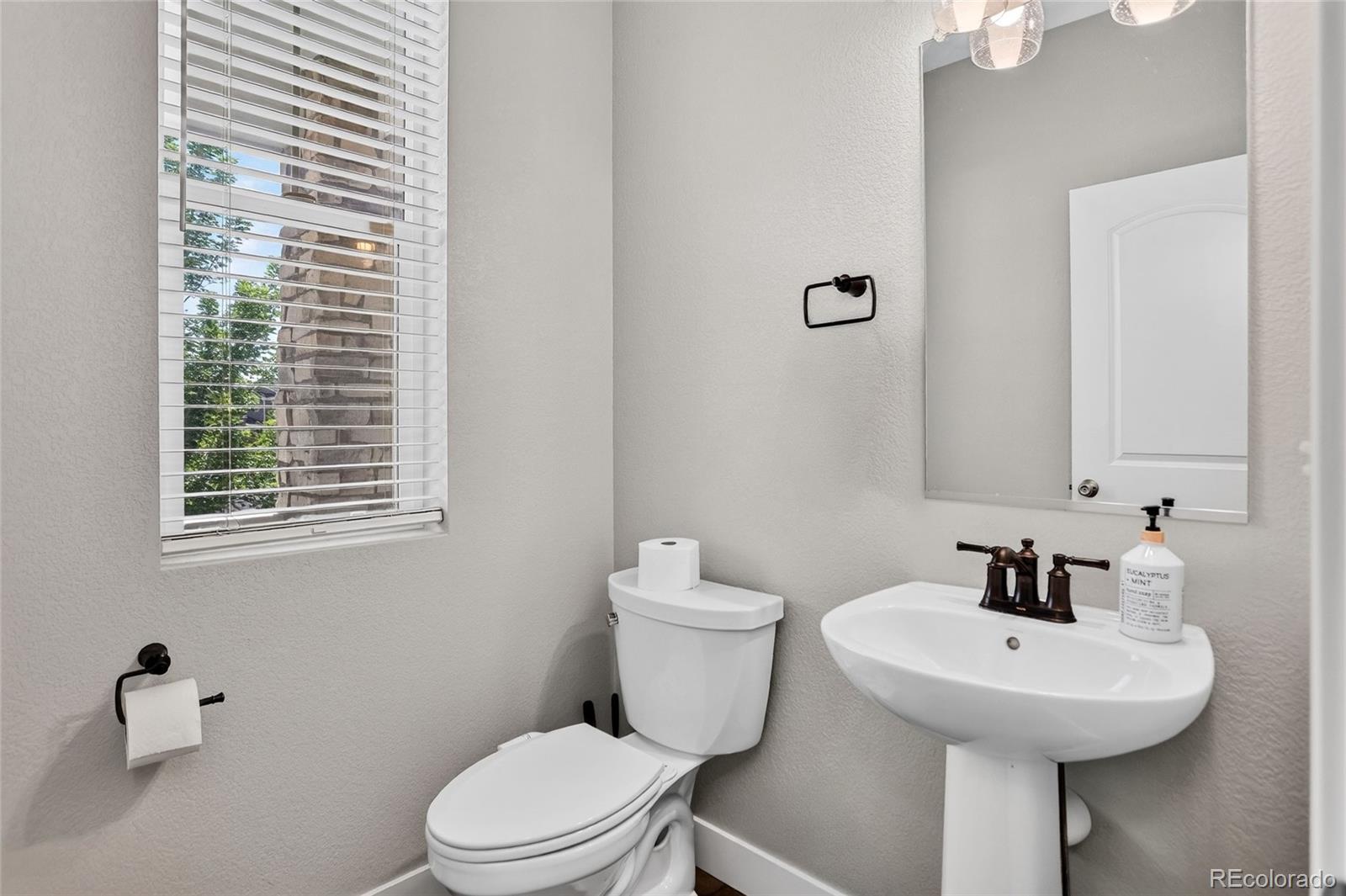 MLS Image #17 for 27531 e 7th drive,aurora, Colorado
