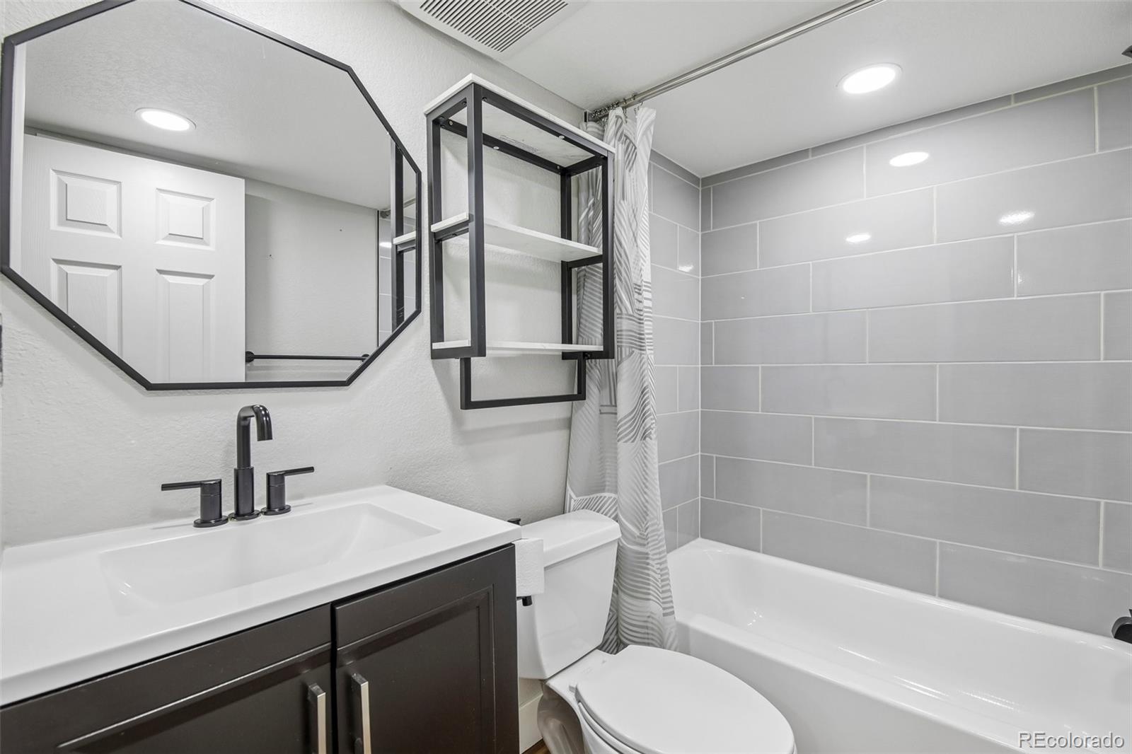 MLS Image #32 for 10051 e walsh place,denver, Colorado