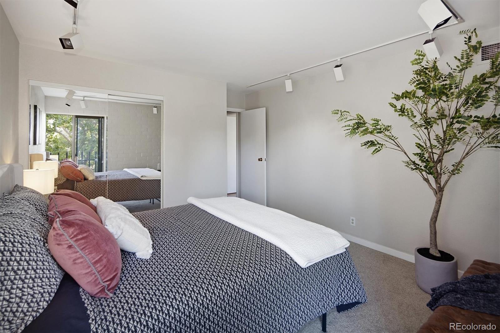 MLS Image #13 for 460 s marion parkway 653,denver, Colorado