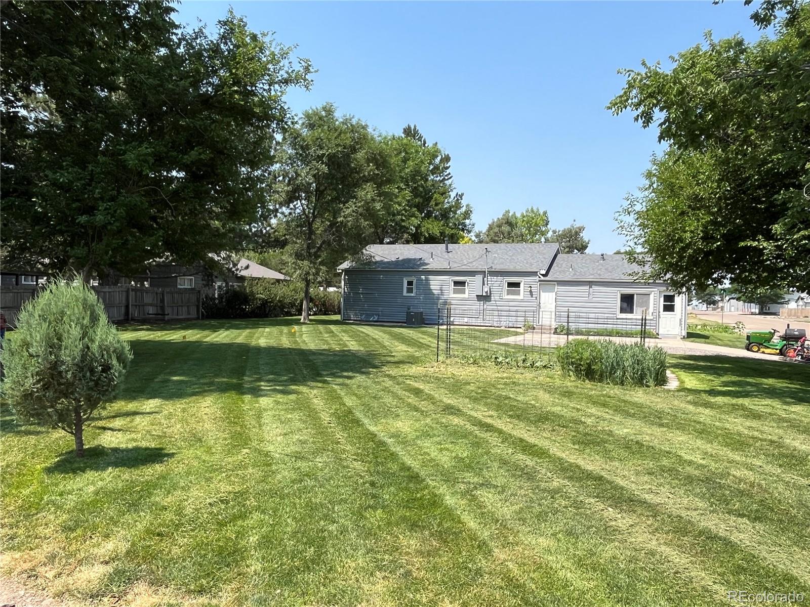 MLS Image #5 for 490  oak street,burlington, Colorado