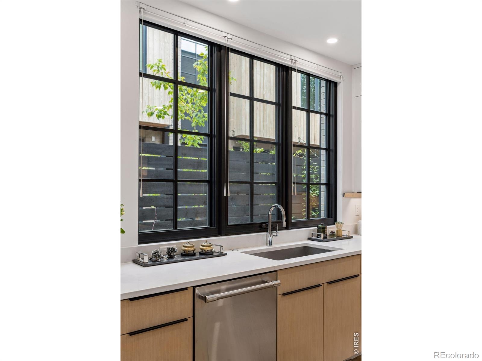 MLS Image #13 for 2128  pearl street,boulder, Colorado