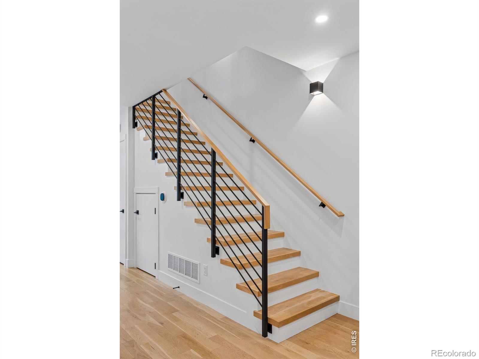 MLS Image #18 for 2128  pearl street,boulder, Colorado
