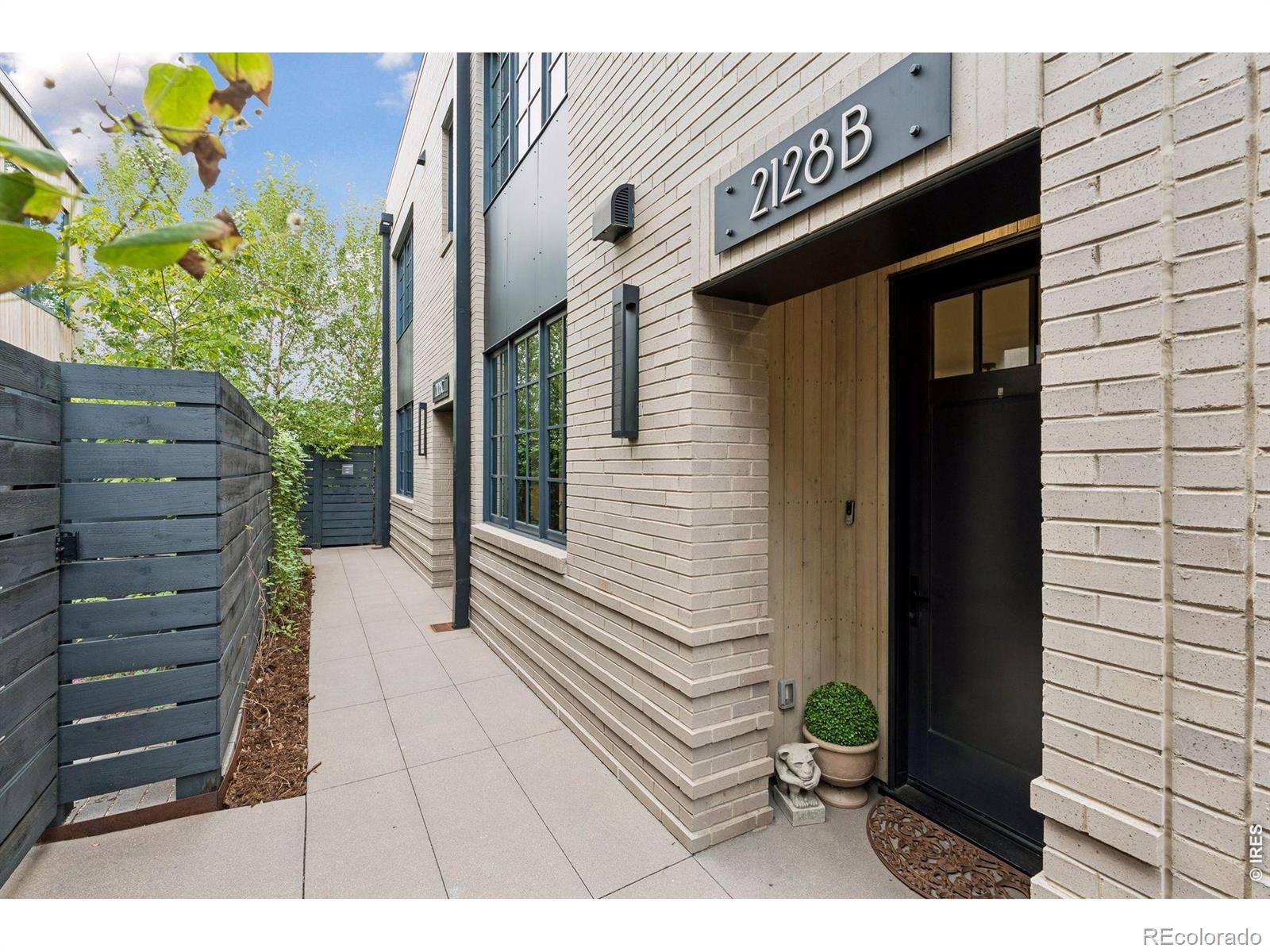MLS Image #2 for 2128  pearl street,boulder, Colorado