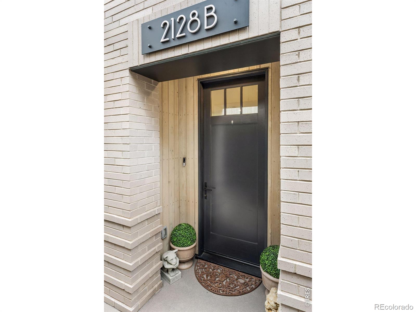 MLS Image #3 for 2128  pearl street,boulder, Colorado