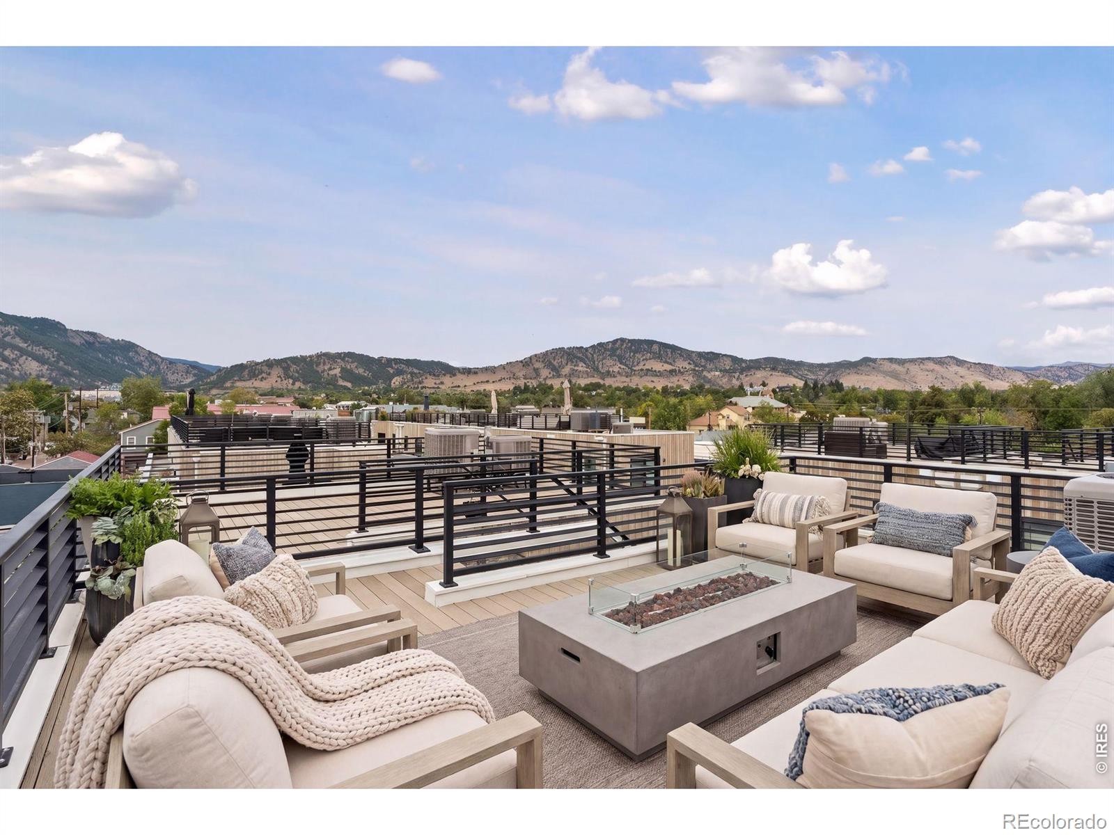 MLS Image #41 for 2128  pearl street,boulder, Colorado