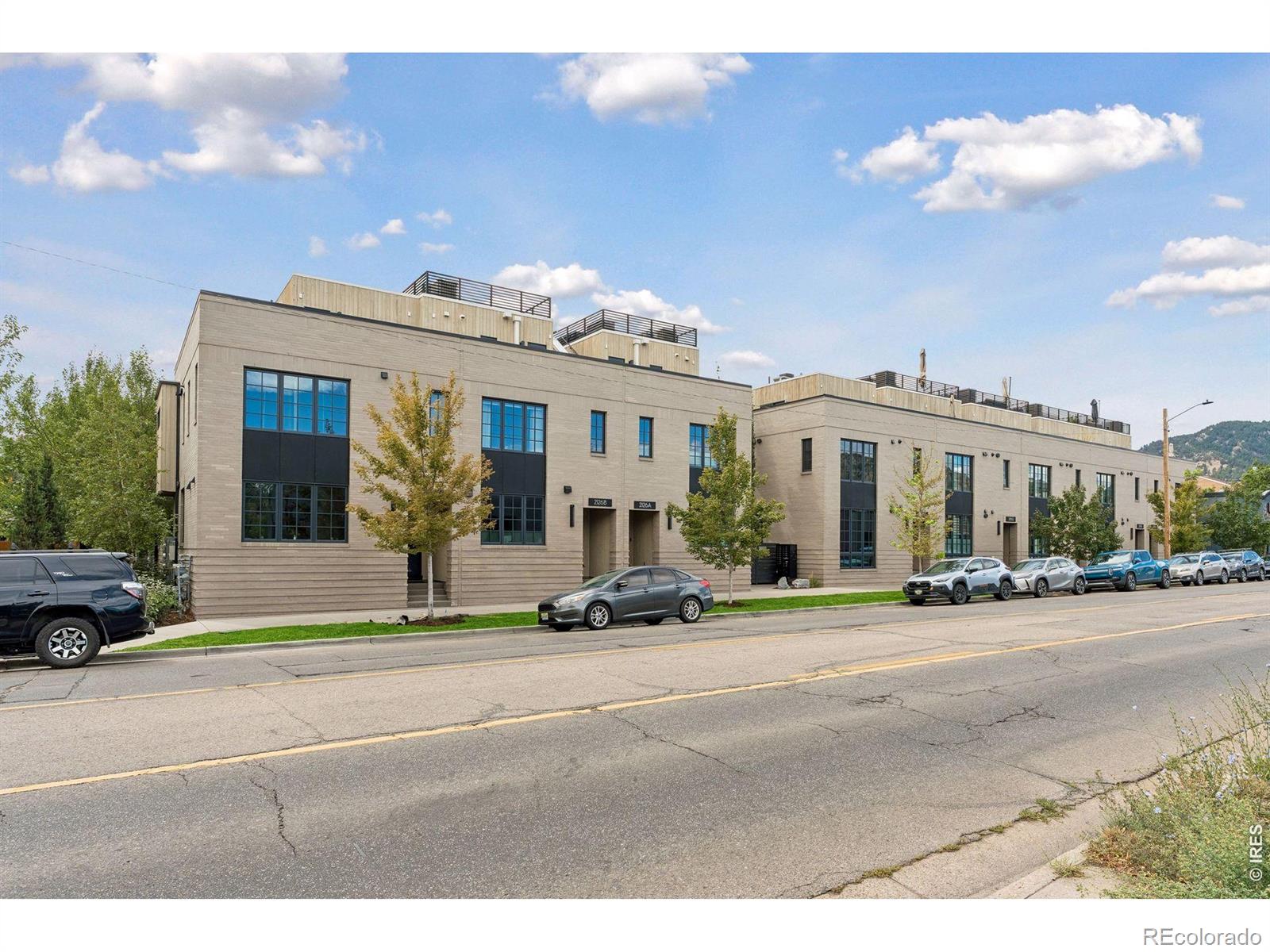 MLS Image #45 for 2128  pearl street,boulder, Colorado
