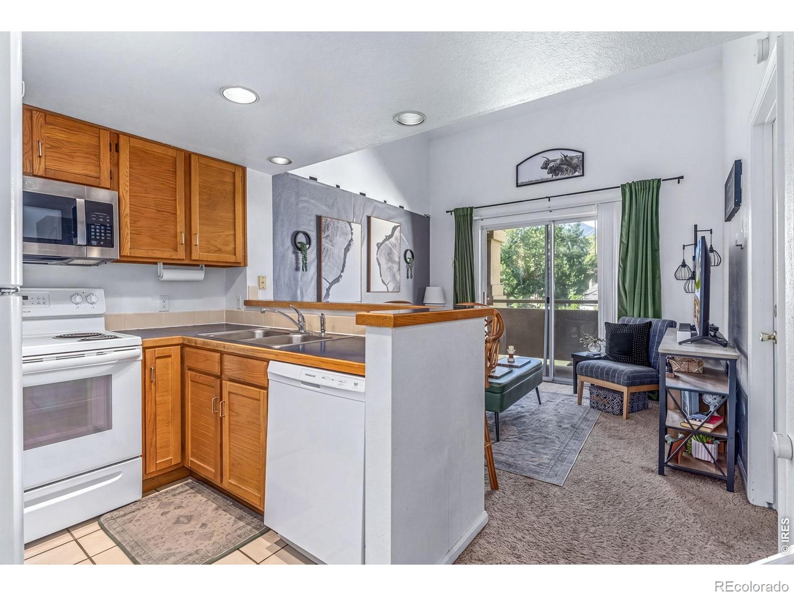 MLS Image #4 for 935  broadway ,boulder, Colorado
