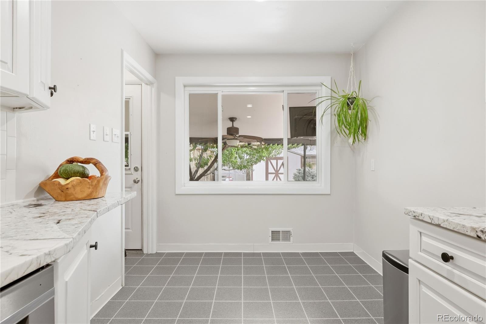 MLS Image #17 for 1990 s stuart street,denver, Colorado
