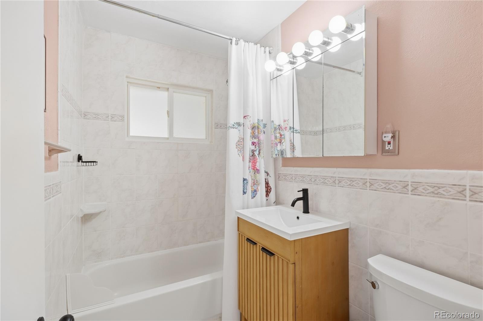 MLS Image #26 for 1990 s stuart street,denver, Colorado