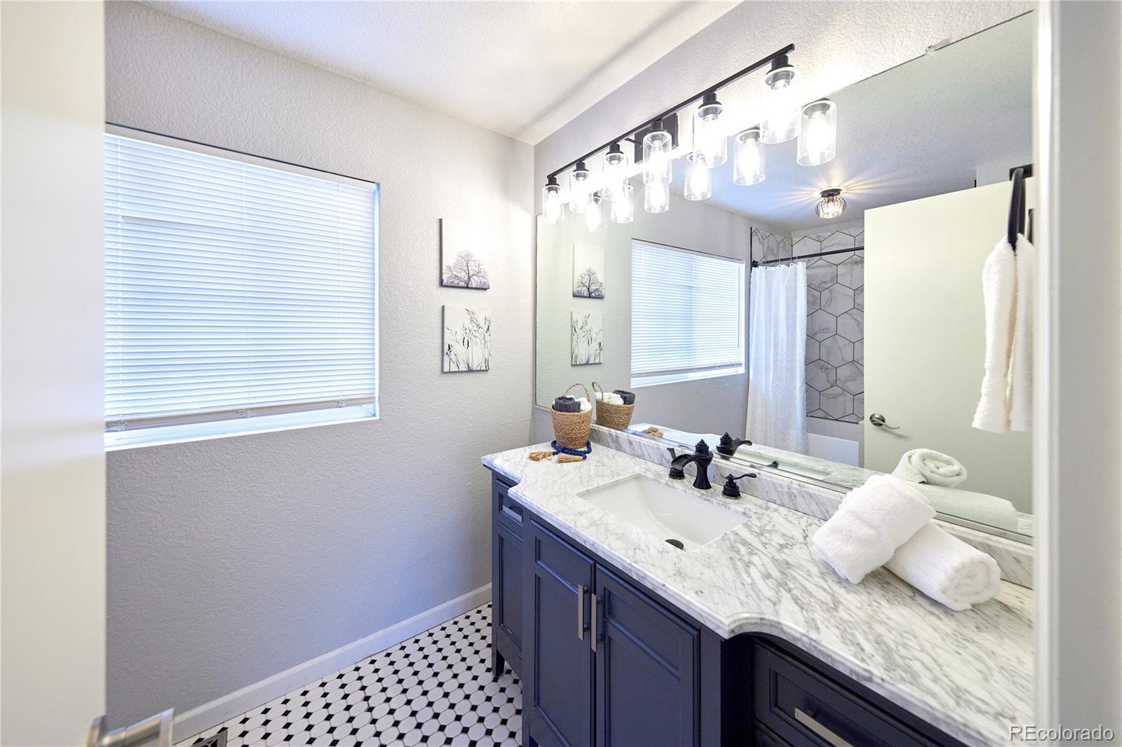 MLS Image #20 for 20764 e 39th avenue,denver, Colorado