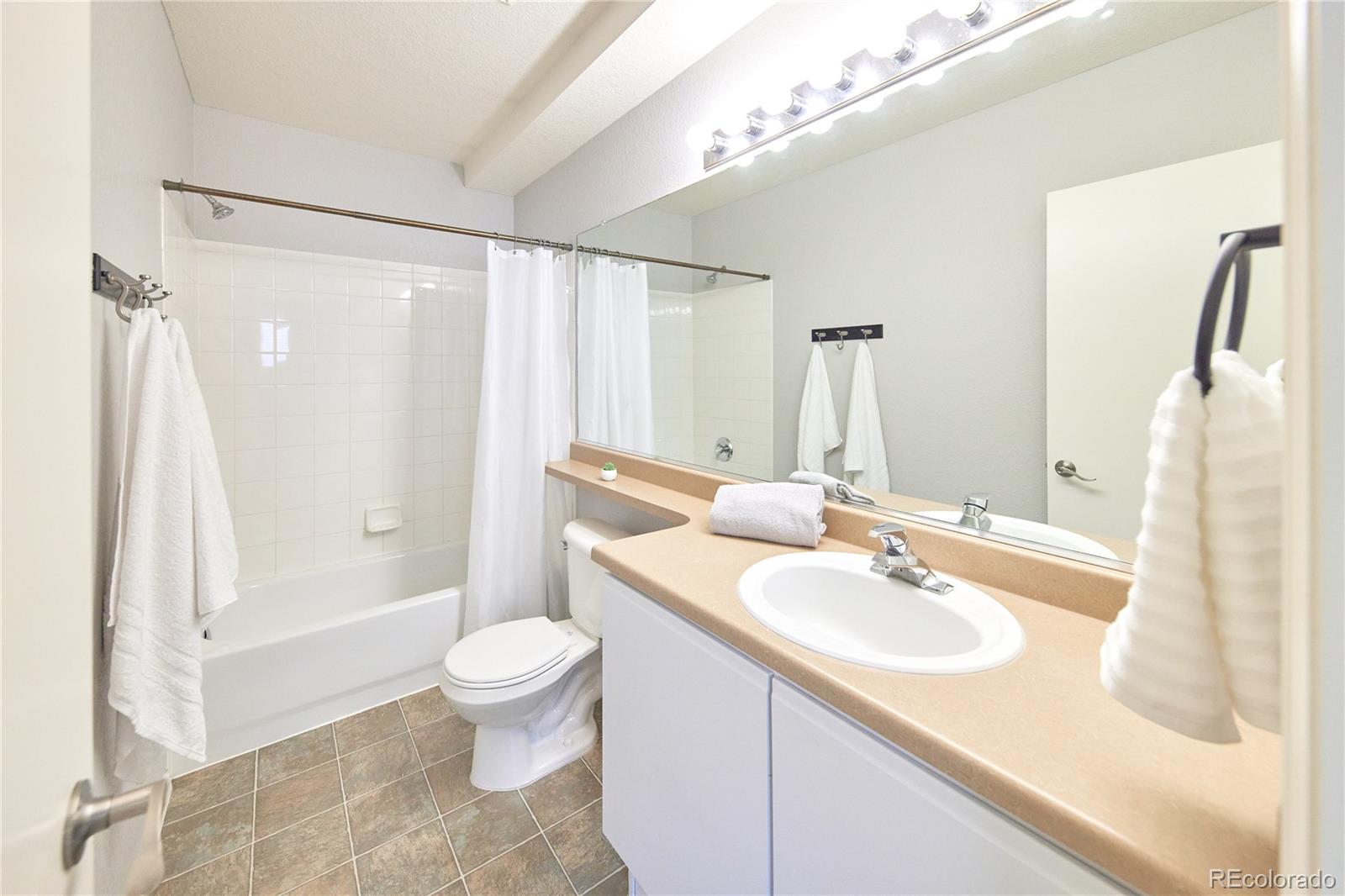 MLS Image #23 for 20764 e 39th avenue,denver, Colorado