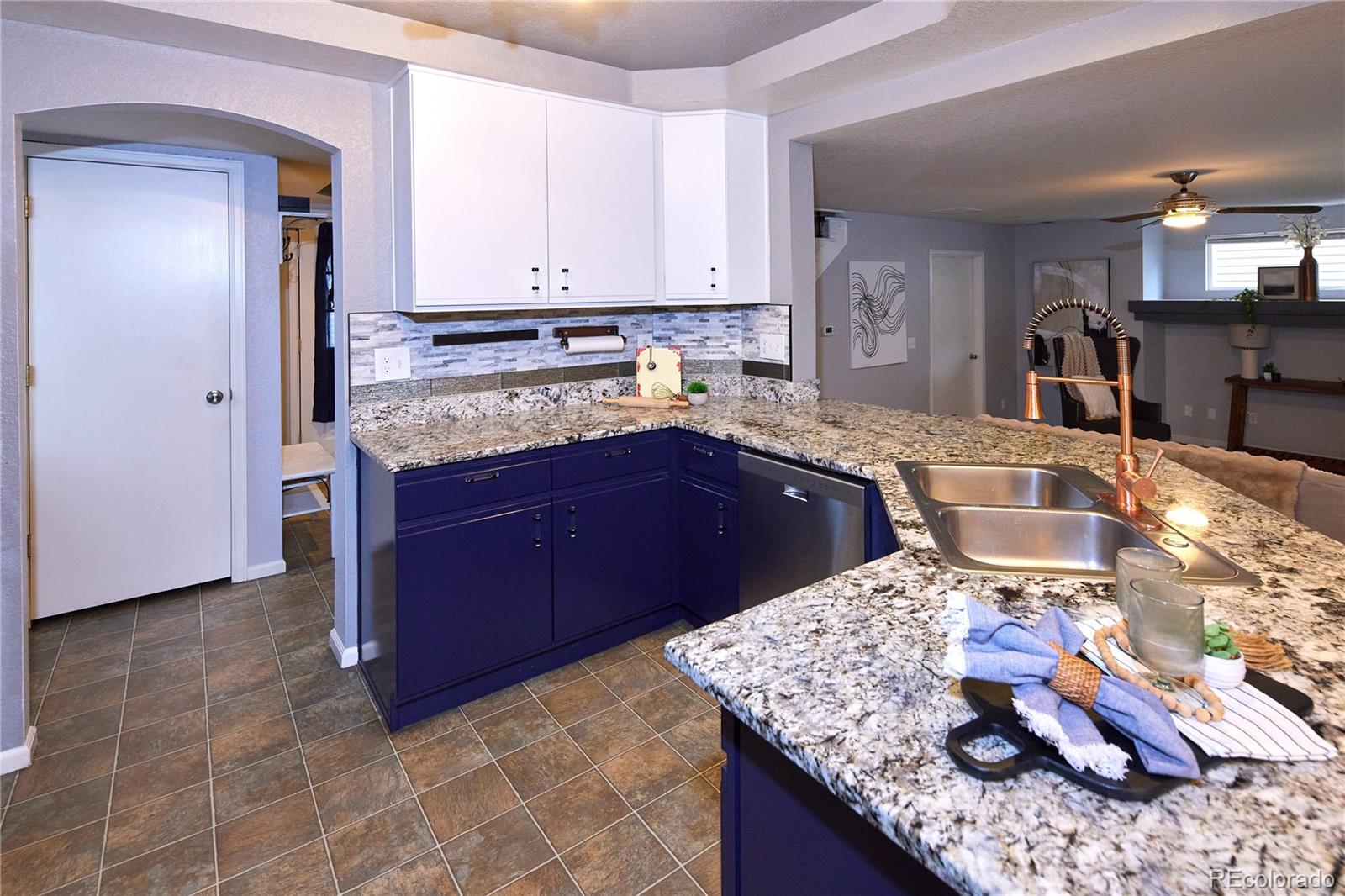 MLS Image #6 for 20764 e 39th avenue,denver, Colorado