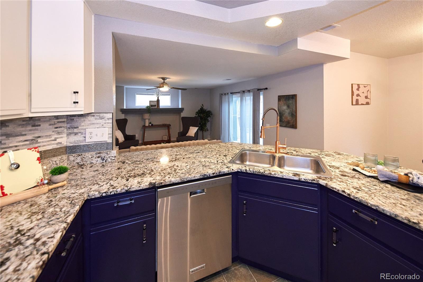 MLS Image #7 for 20764 e 39th avenue,denver, Colorado