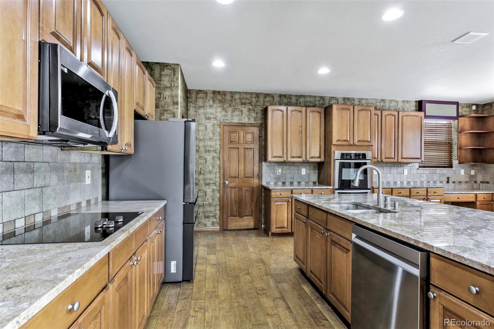 MLS Image #12 for 19642 e 63rd drive,aurora, Colorado