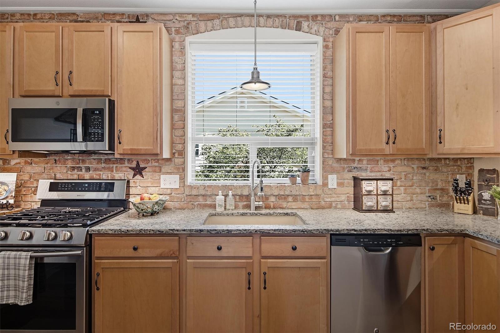 MLS Image #10 for 8256 e 24th drive,denver, Colorado
