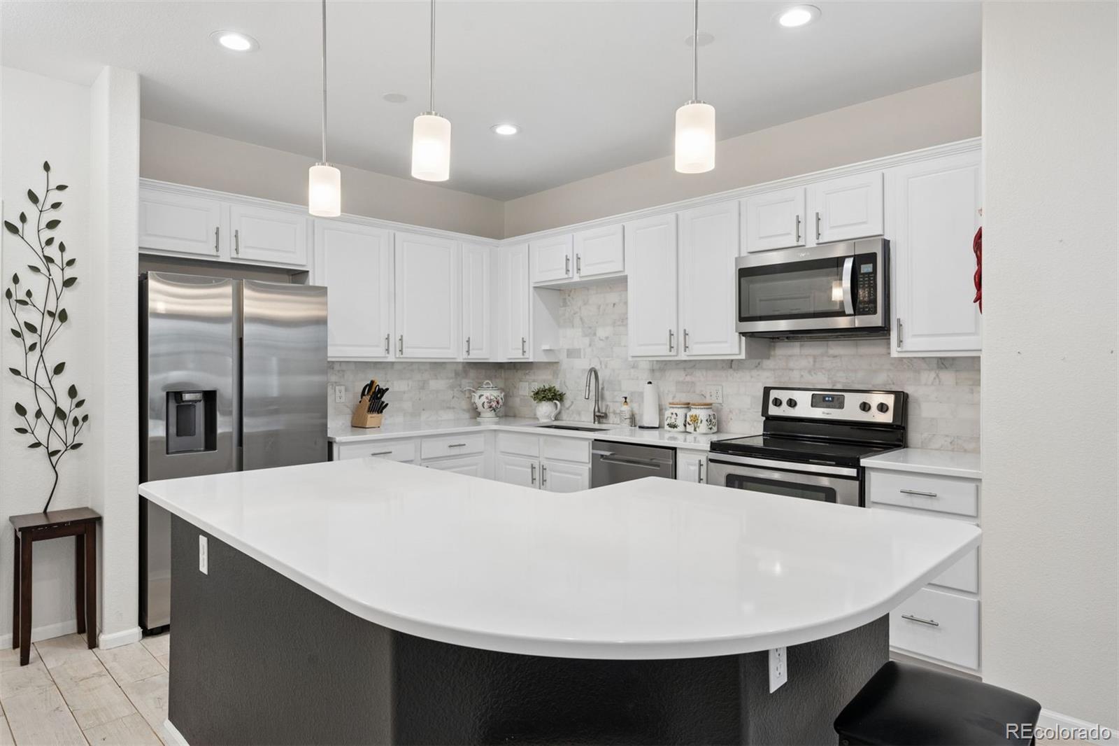 MLS Image #11 for 9633 e 5th avenue,denver, Colorado