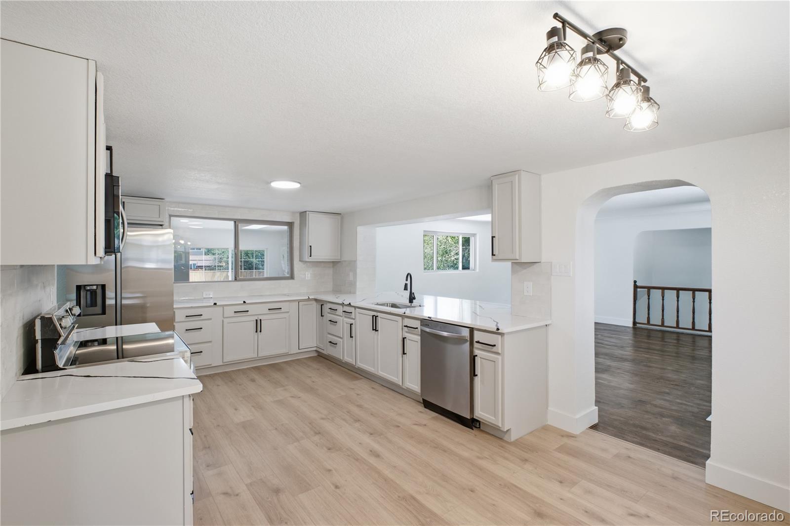 MLS Image #5 for 850 s everett street,lakewood, Colorado