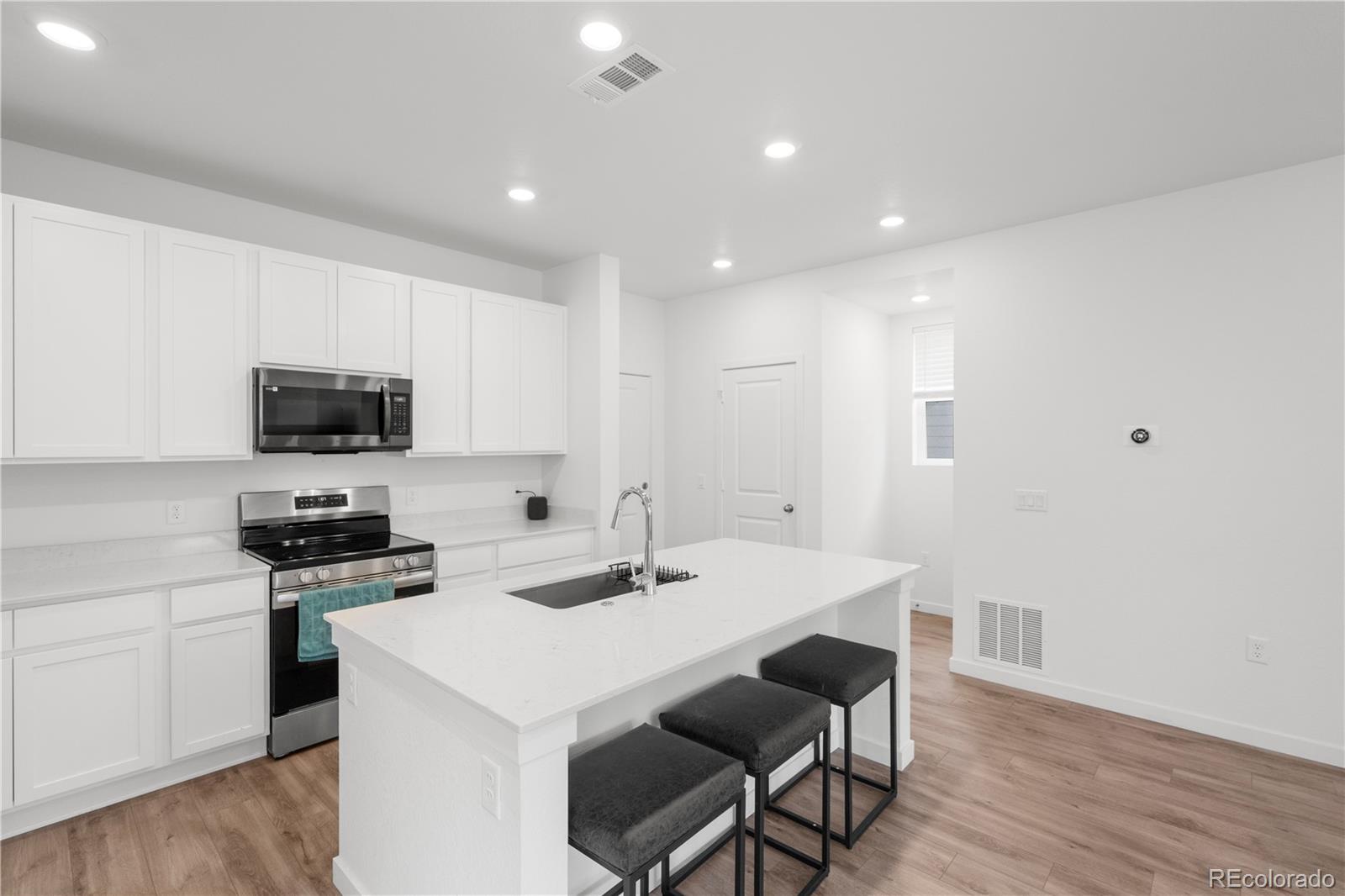 MLS Image #10 for 745  aspen avenue,bennett, Colorado