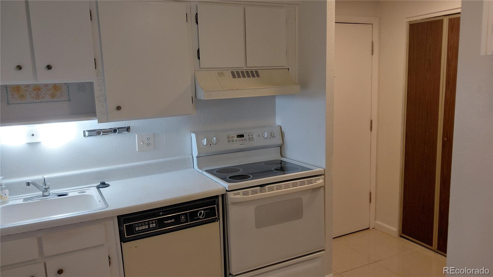 MLS Image #3 for 1304 s parker road 360,denver, Colorado