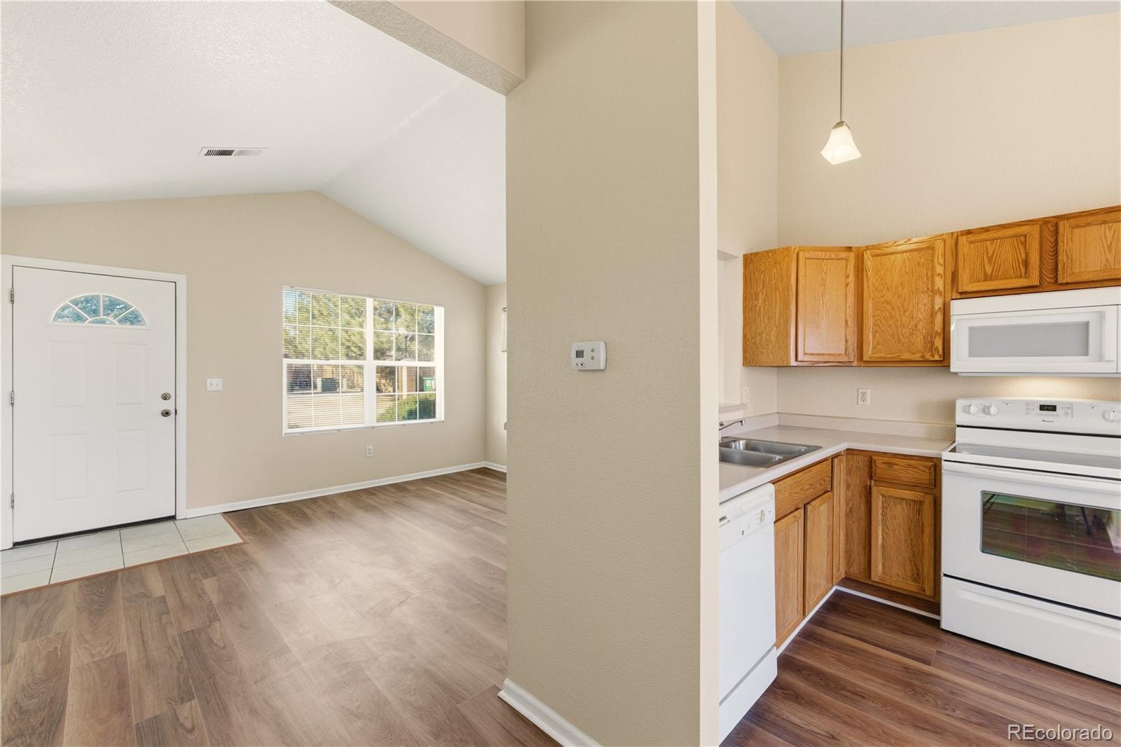 MLS Image #5 for 1748  eagle street a,aurora, Colorado