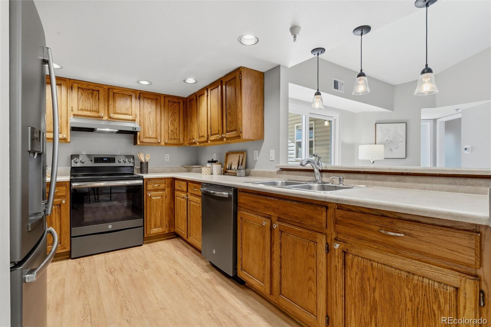 MLS Image #10 for 12304 w cross drive,littleton, Colorado