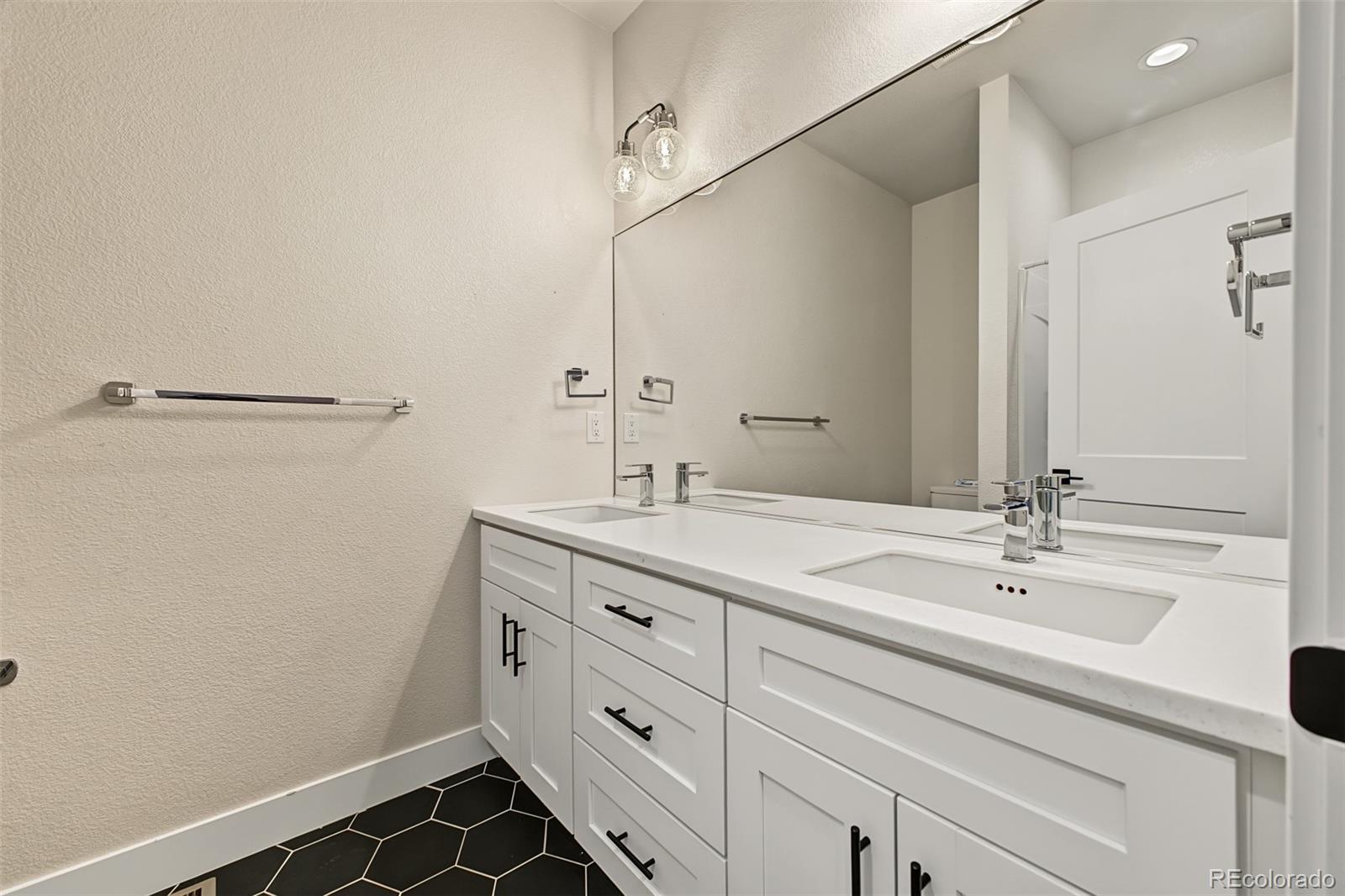 MLS Image #11 for 2652  arapahoe street,denver, Colorado