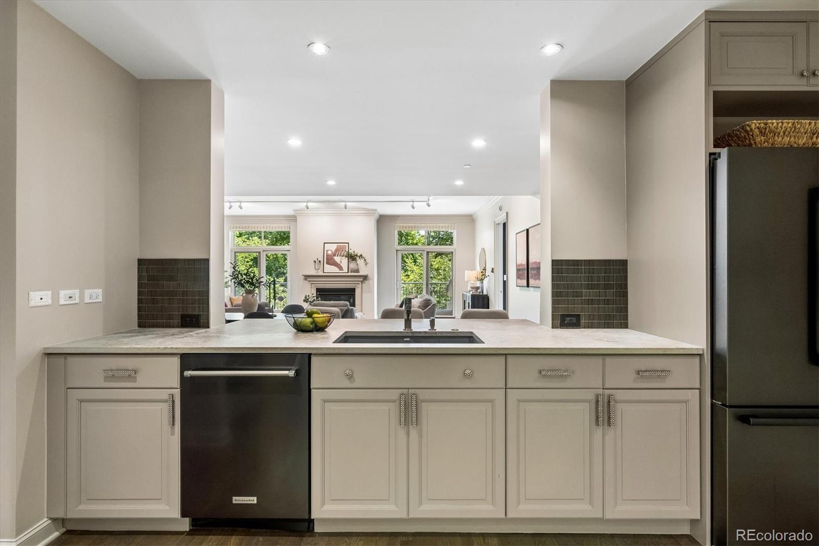 MLS Image #17 for 2400 e cherry creek south drive 306,denver, Colorado