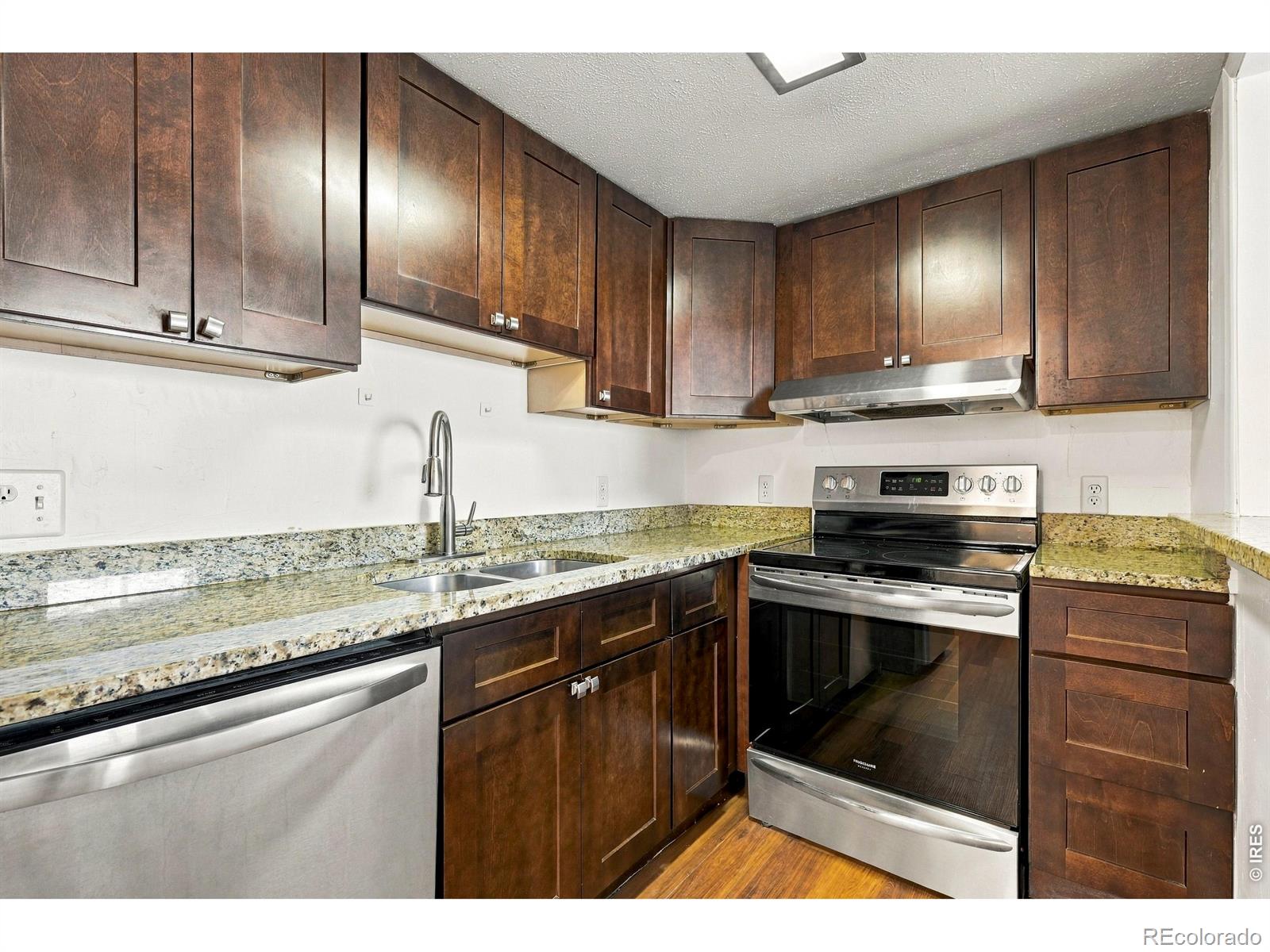 MLS Image #13 for 9995 e harvard avenue,denver, Colorado