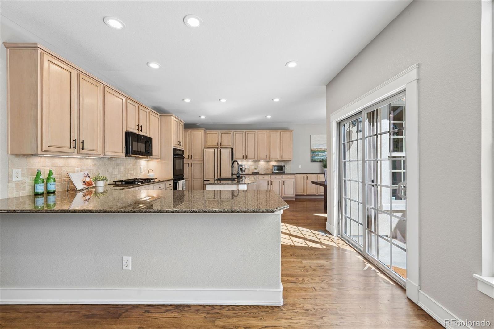 MLS Image #8 for 7898 e 25th avenue,denver, Colorado