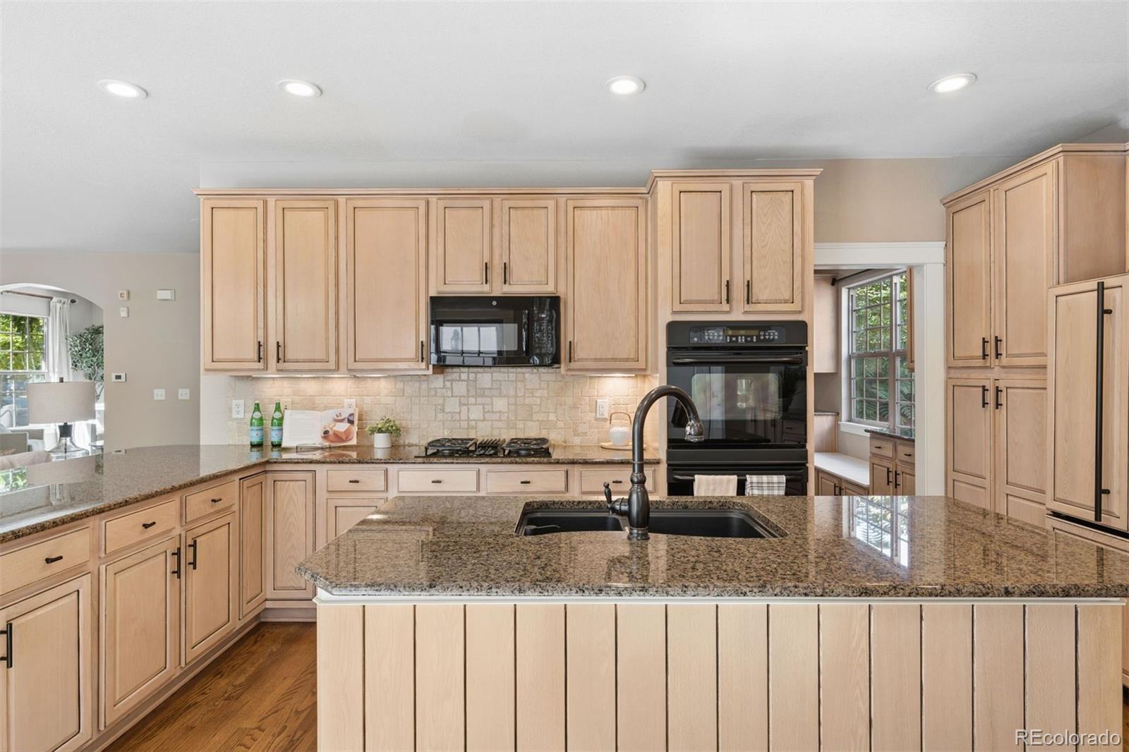 MLS Image #9 for 7898 e 25th avenue,denver, Colorado