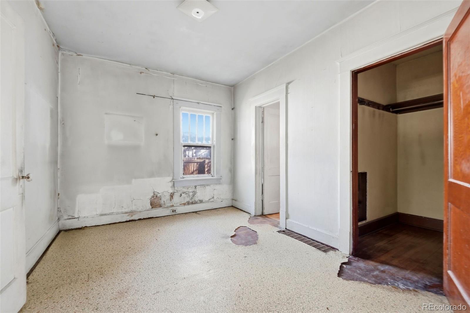 MLS Image #10 for 1921 s marion street,denver, Colorado