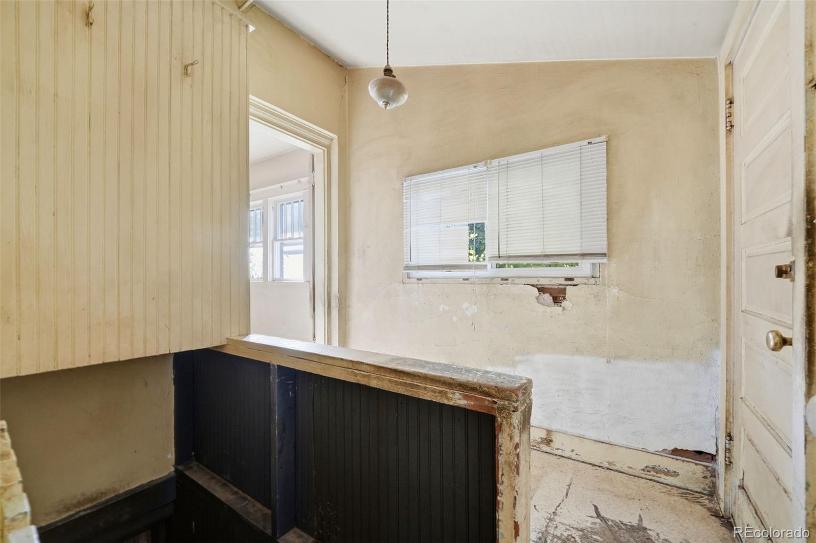 MLS Image #14 for 1921 s marion street,denver, Colorado