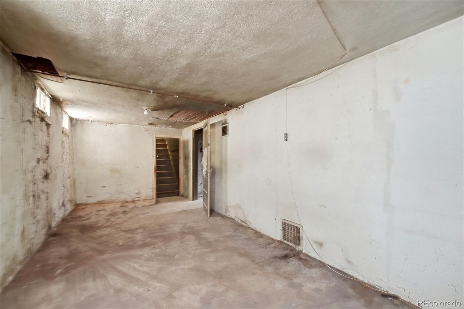 MLS Image #16 for 1921 s marion street,denver, Colorado