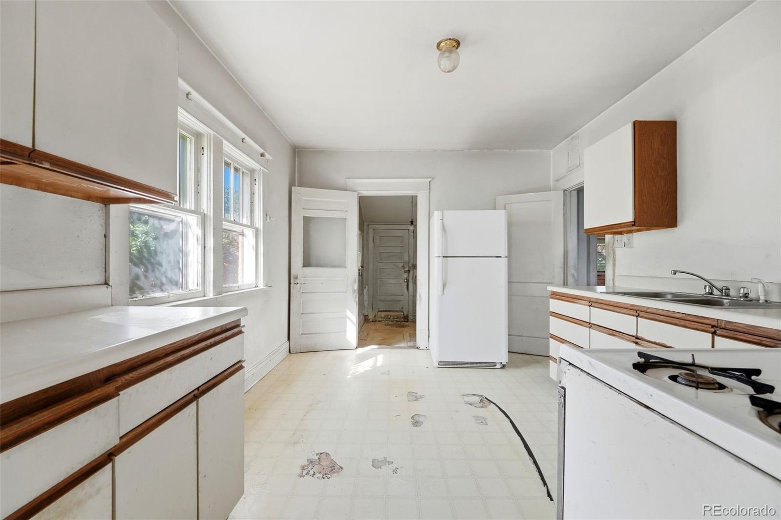 MLS Image #6 for 1921 s marion street,denver, Colorado