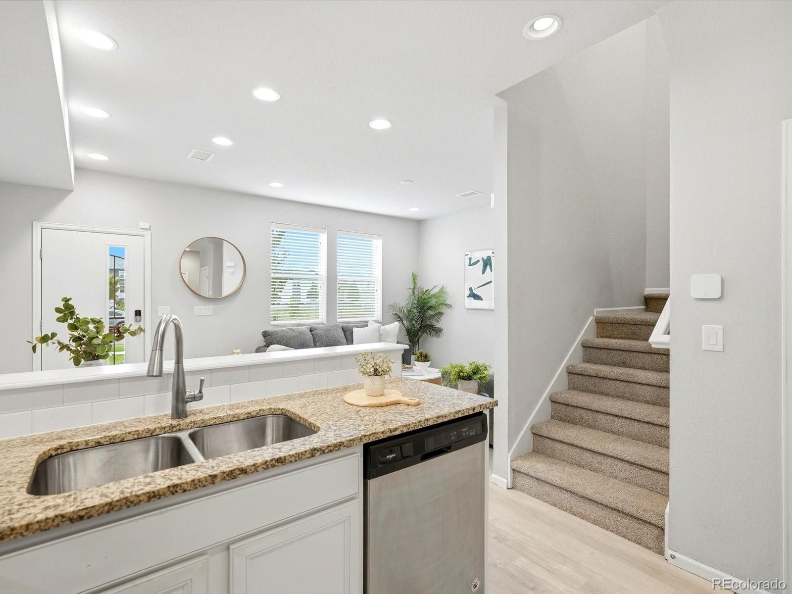 MLS Image #11 for 16035 e elk place,denver, Colorado