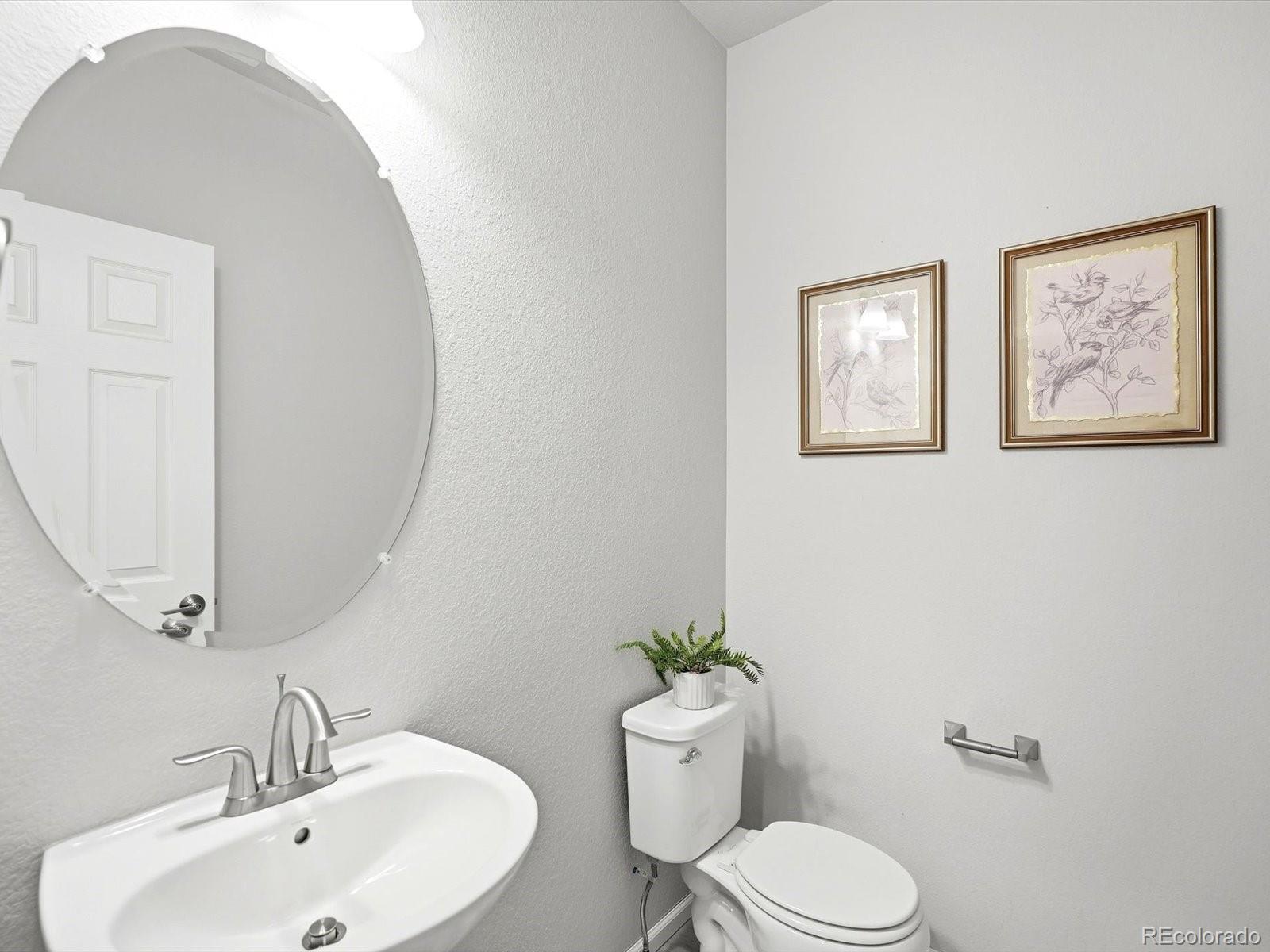 MLS Image #13 for 16035 e elk place,denver, Colorado