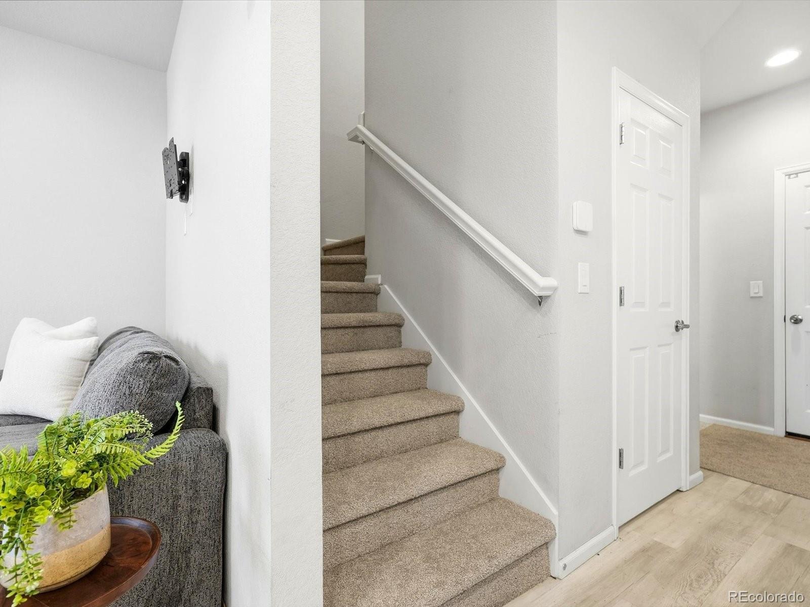 MLS Image #15 for 16035 e elk place,denver, Colorado